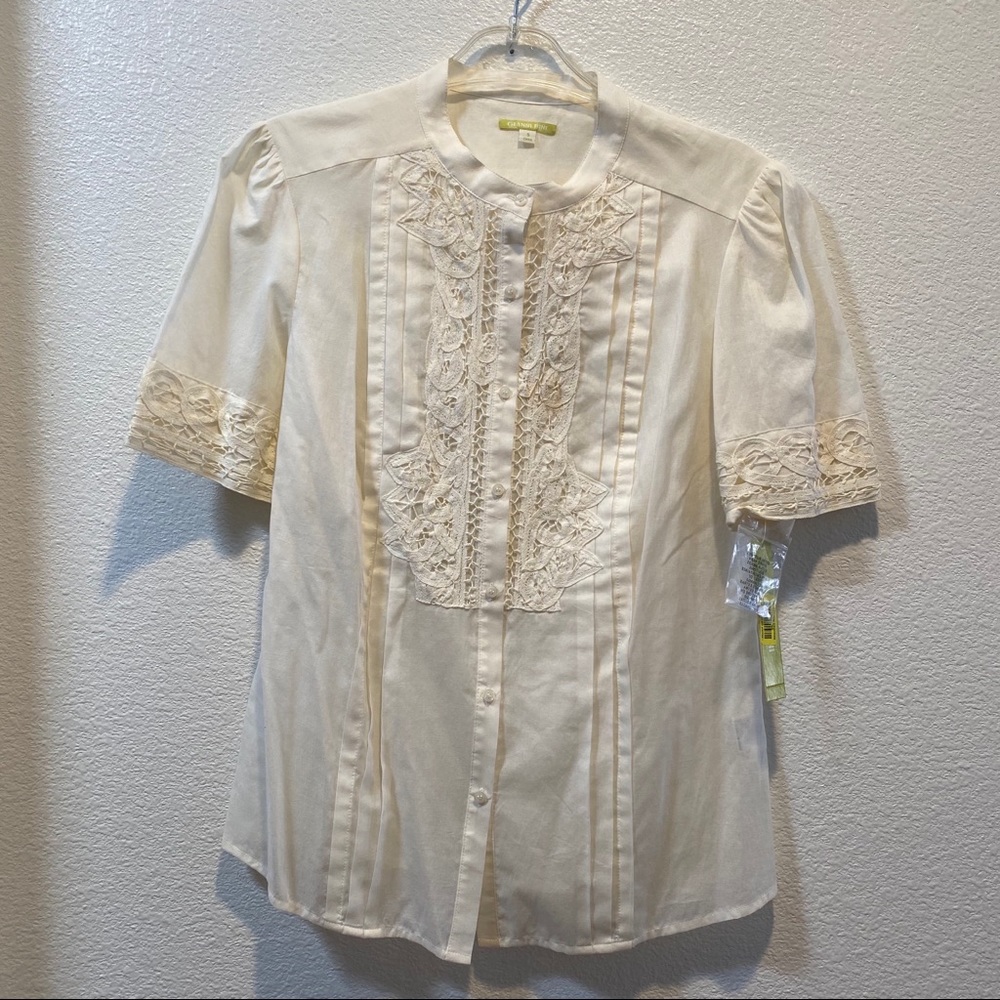 Gianni Bini ivory lace detail button down shirt